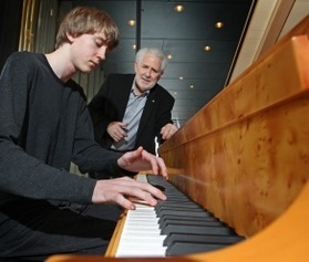 Tritium Trio Joseph Havlat piano with Wayne Stuart piano craftsman