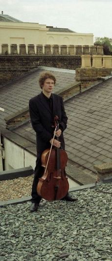 Alex Rolton, cello, celist, violoncello, violoncellist,