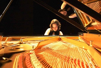 Alice Rosset, piano, pianist, la pianiste aux pied nus, accompanist, accompagnatrice,