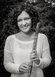 Flavia Hirte, baroque flute, flautist, flutist,