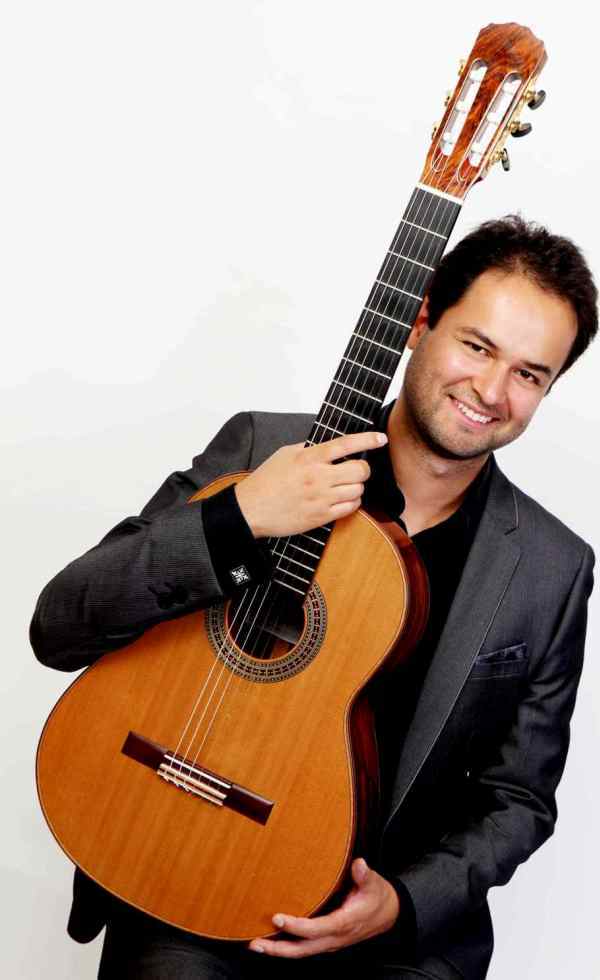 Francisco Correa, classical guitar, 