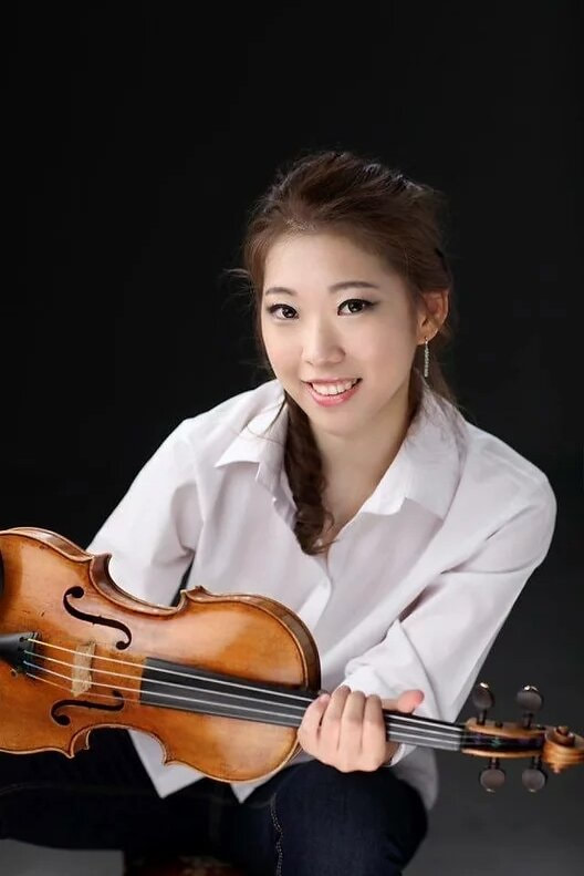 Julia Hwang, violin,