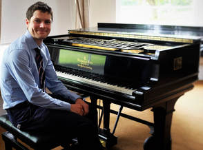 Daniel Nicholson, piano, pianist,