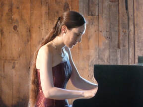 Emilie Capulet, piano
